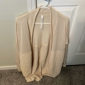 Lululemon size 10 cardigan cream split back